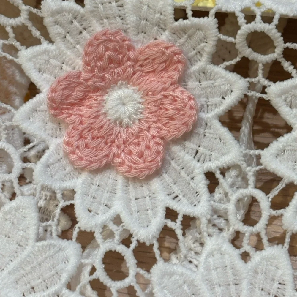 NWT Piper K Floral Lace and Crochet Daisy hair scarf